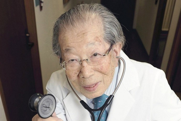 Японский доктор, доживший до 105 лет, делится секретами долголетия