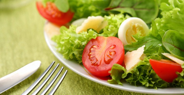 Каждый прием пищи сопровождать зелеными овощами