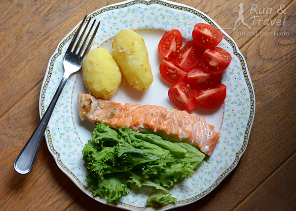 Рыба, отварной картофель, овощи