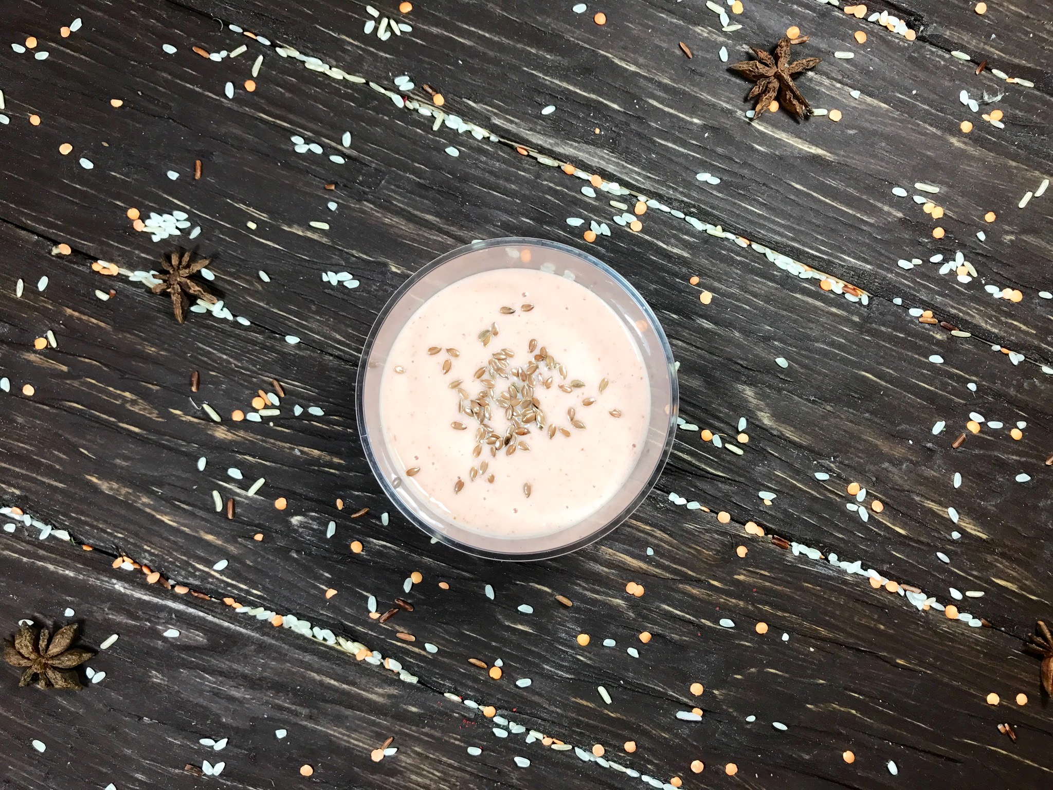 Смузи из банана, клубники, льняных семечек и зеленого чая - наши блюда - YamDiet