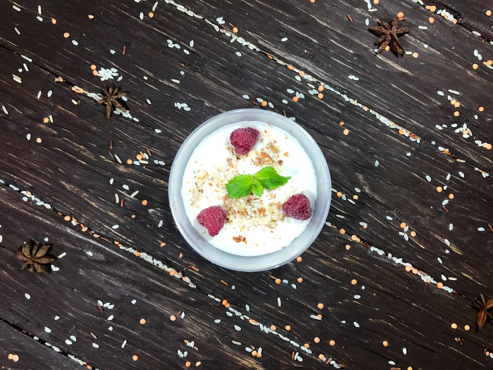 Кокосово-малиновый мусс с медом орехами - наши блюда - YamDiet