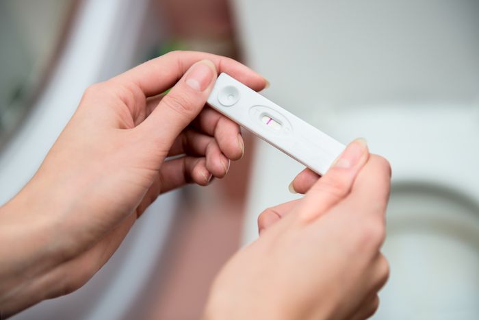 На каком сроке показывает тест беременность