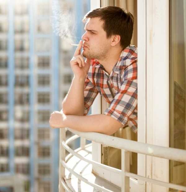 Курение на балконе в многоквартирном доме